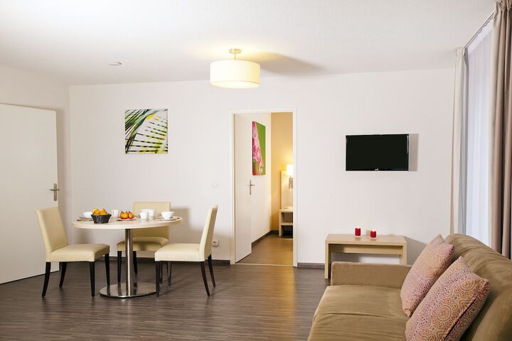 Room 5 of 25