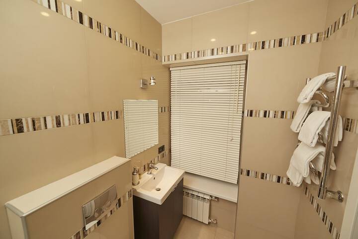 Room 6 of 78