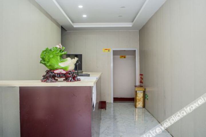Hotel Interior 7 of 31