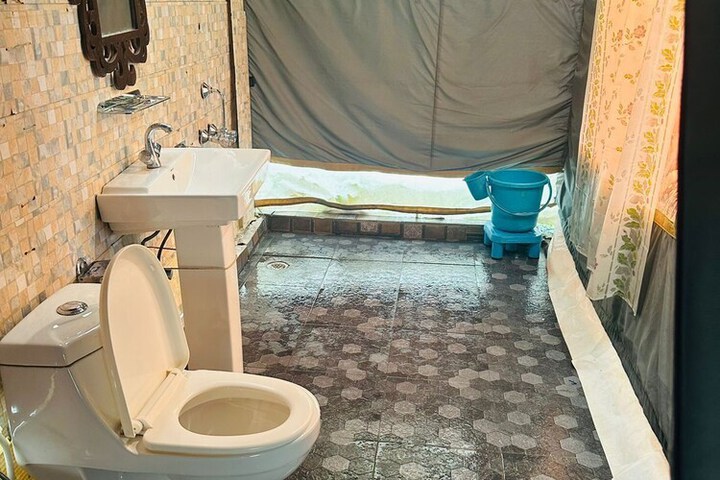 Room 9 of 17