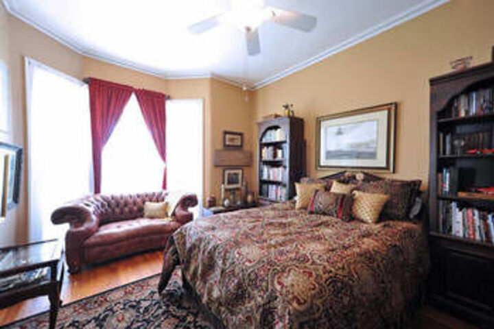 Room 32 of 67