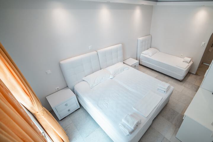 Room 14 of 32