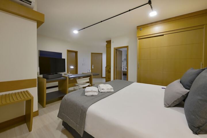 Room 16 of 96