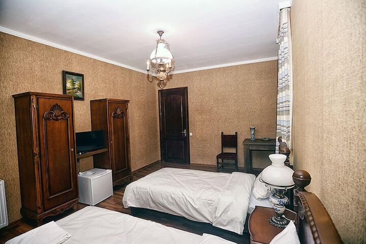 Room 8 of 46