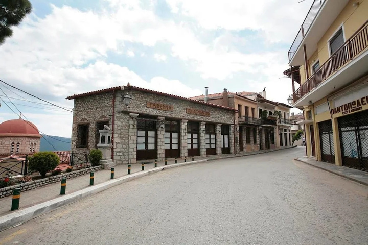 Country Style Private Rooms in Arachova