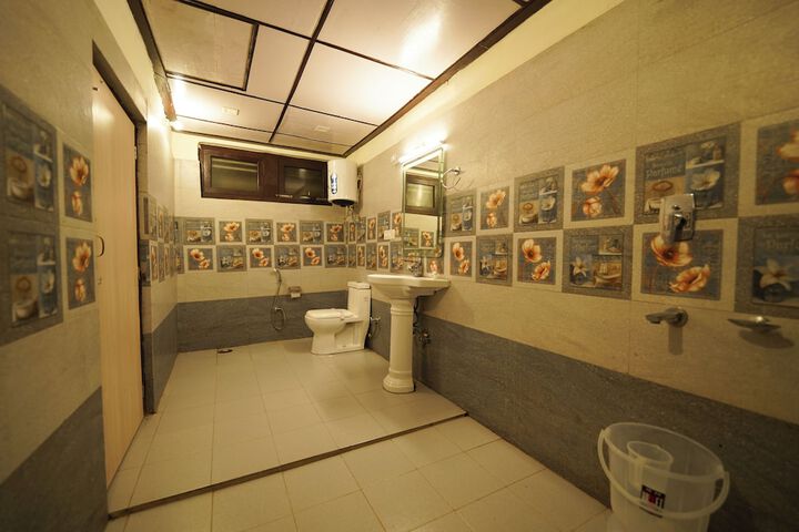 Room 44 of 72