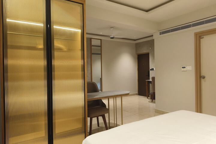 Room 15 of 46