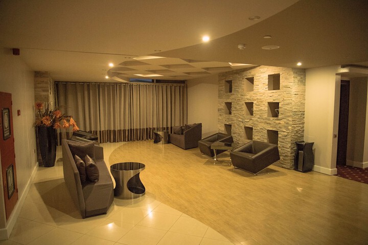 Entrance & Lobby
