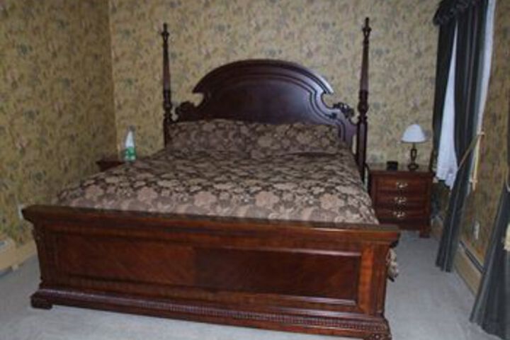 Room 13 of 30
