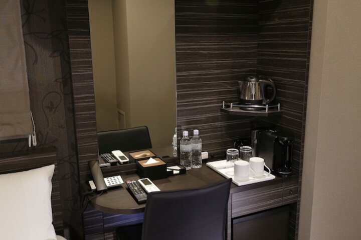 Room 33 of 103