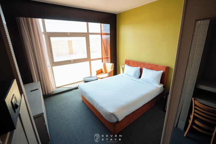 Room 18 of 25