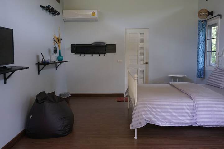 Room 5 of 37