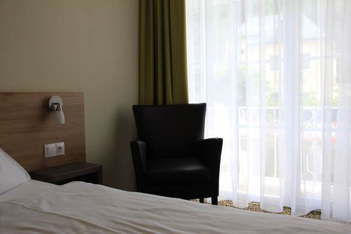 Room 5 of 141
