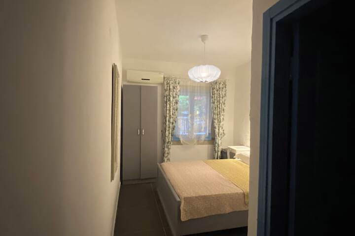 Room 15 of 48