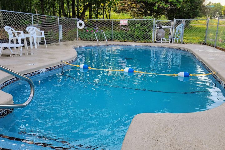 Swimming pool at Autumn Creek Branson