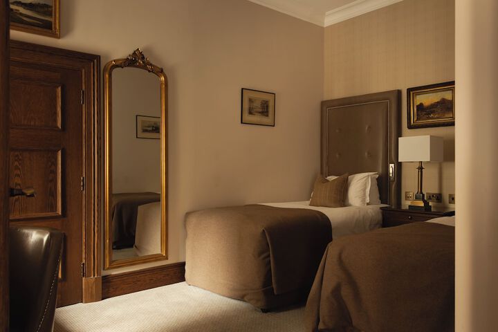 Room 21 of 63