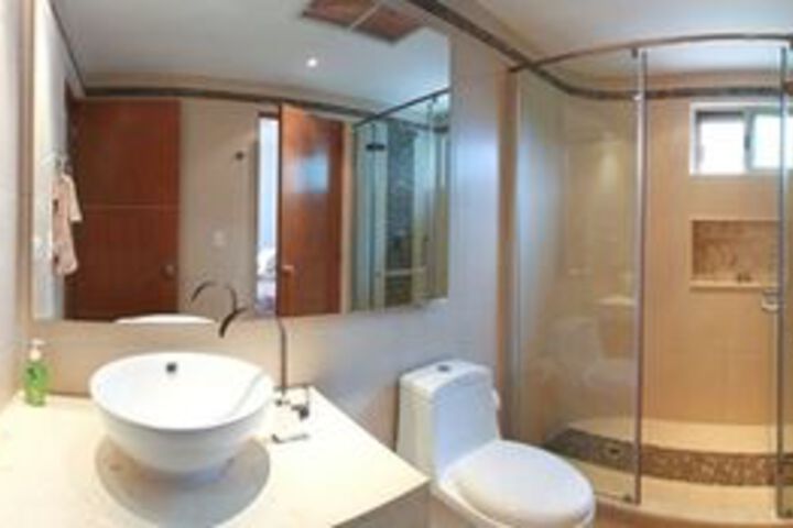 Room 3 of 17