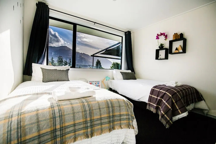 Room 2 of 14