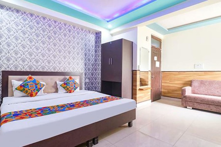 Room 9 of 29