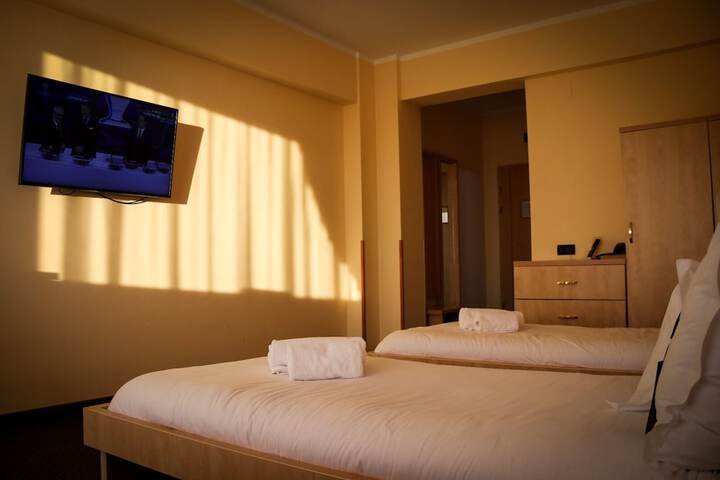 Room 36 of 79