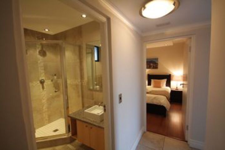 Room 9 of 27
