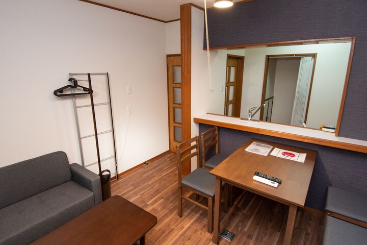 Room 13 of 31