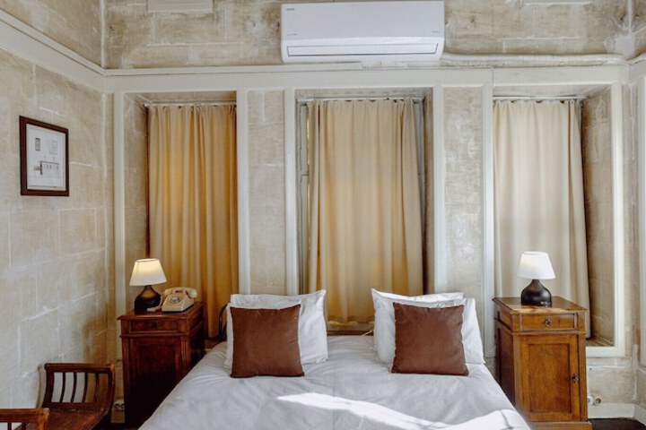 Room 47 of 182
