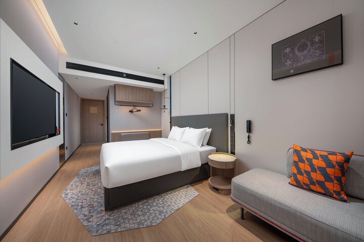 Room 44 of 77