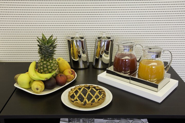 Breakfast/Coffee Service 27 of 50