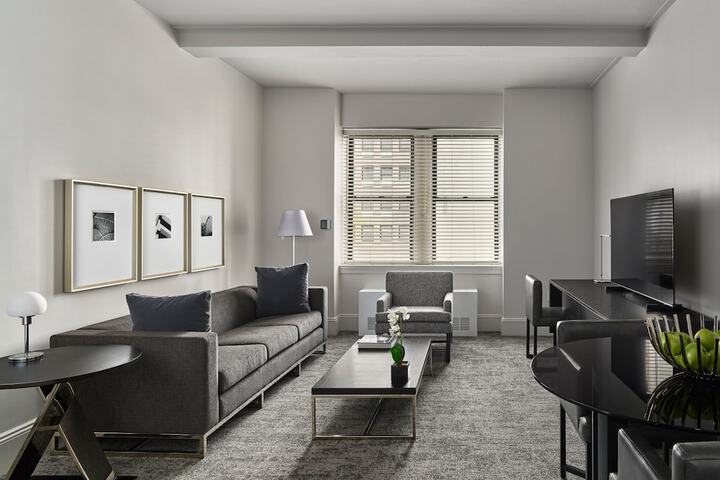 Room 30 of 47