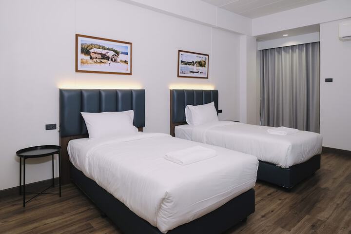 Room 4 of 14