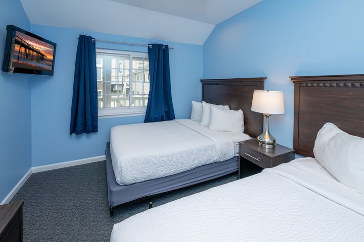 2 Double Beds (14 of 24)