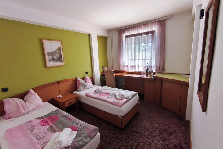 Room 18 of 54