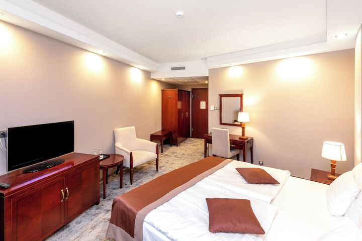 Room 10 of 39