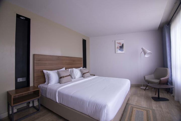 Room 9 of 29
