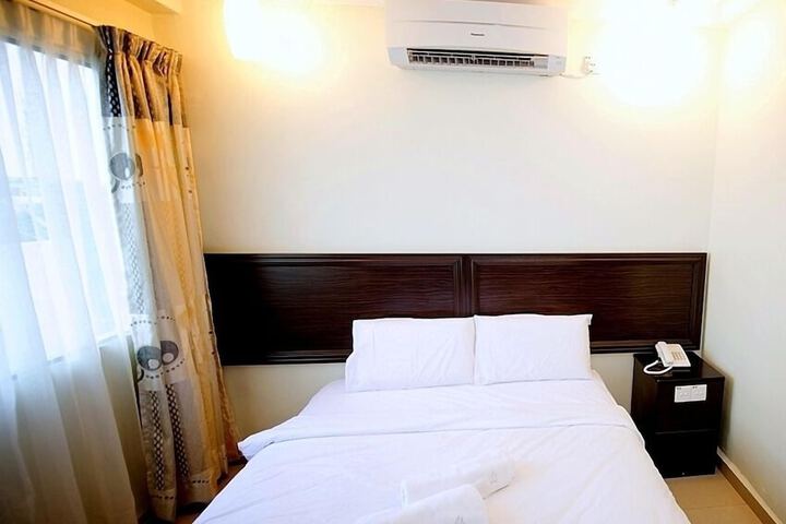 Room 20 of 34