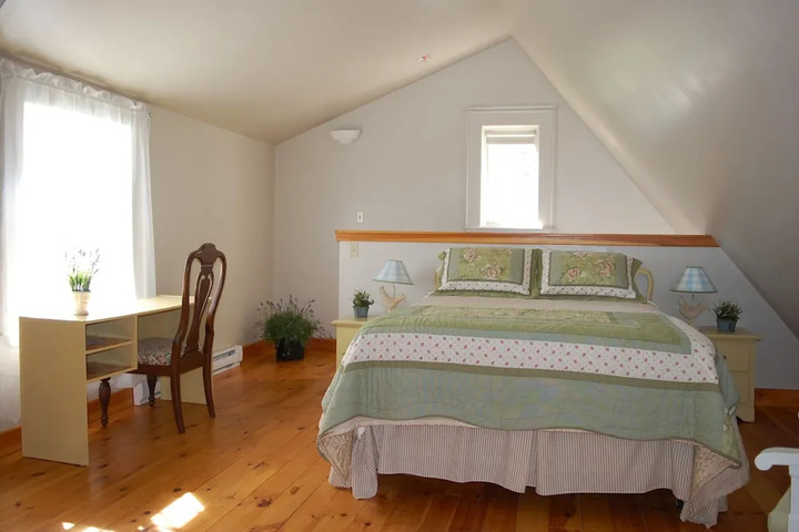 Room 6 of 26