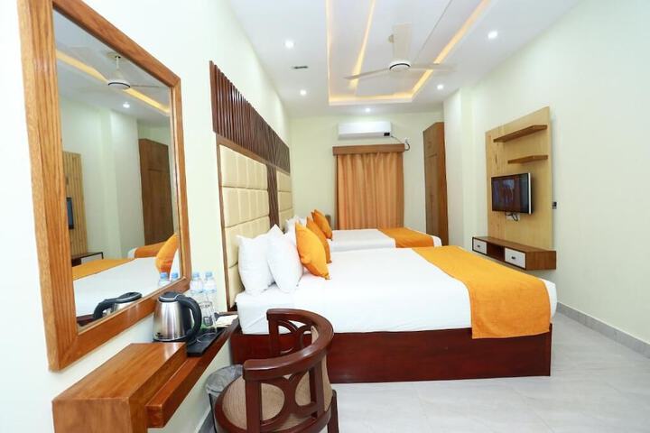 Room 15 of 32