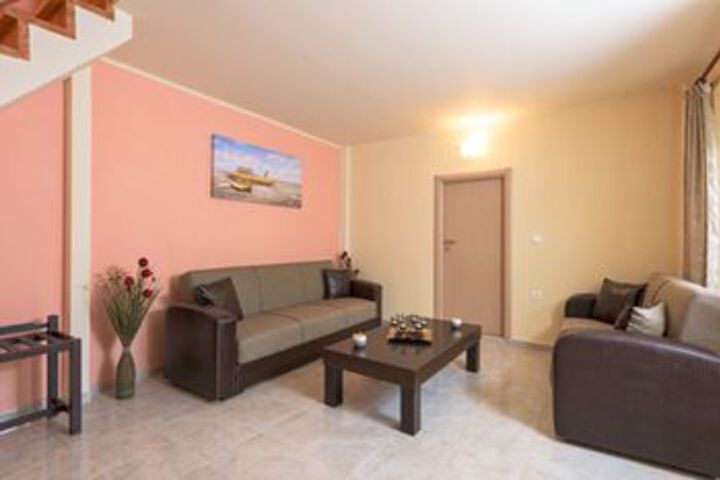Room 9 of 11