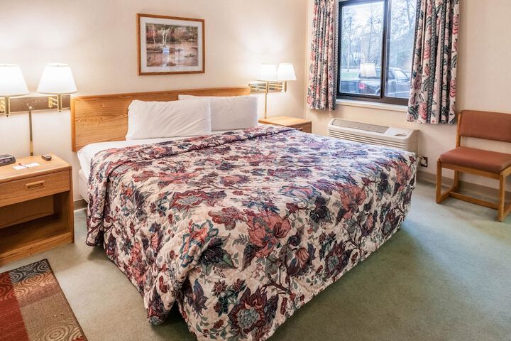 1 King Bed (11 of 28)