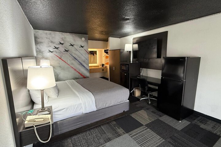 Room 10 of 18
