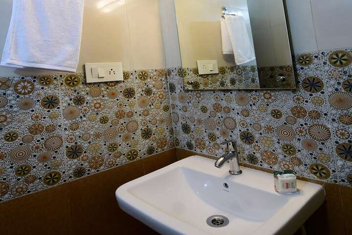Room 12 of 20