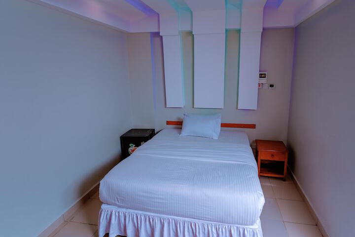 Room 10 of 46