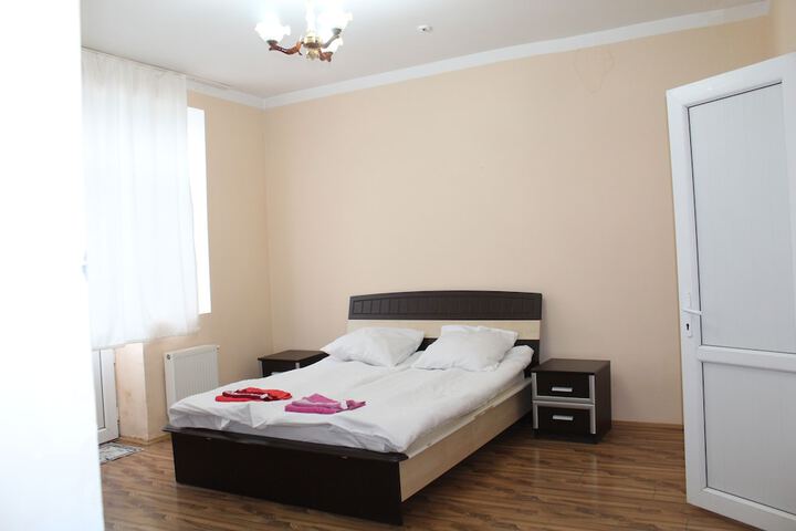 Room 5 of 15