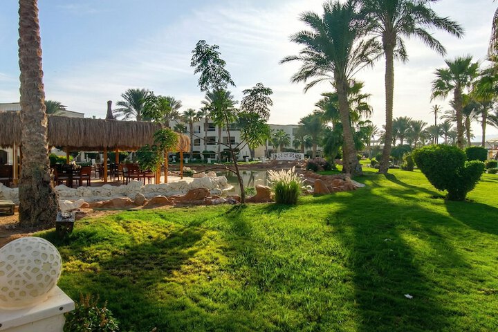 Hotel Exterior 77 of 90