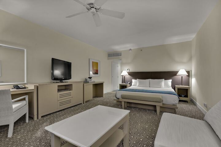 Room 3 of 68