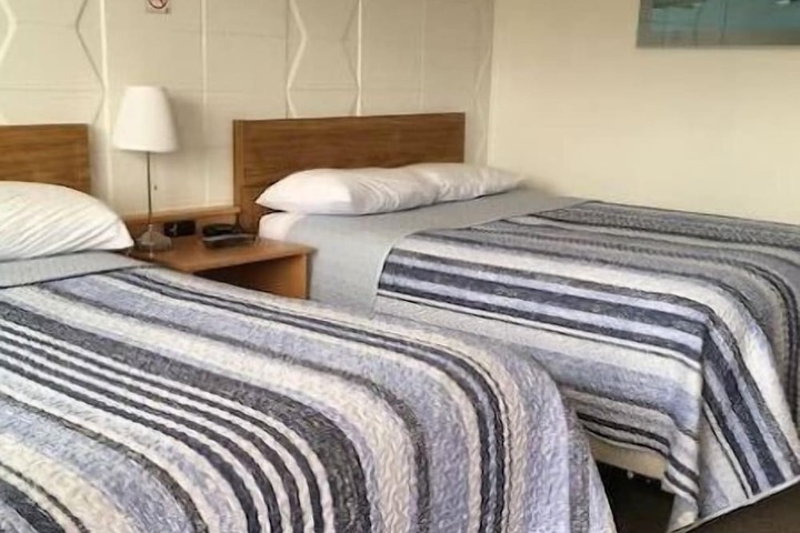 Room 6 of 53