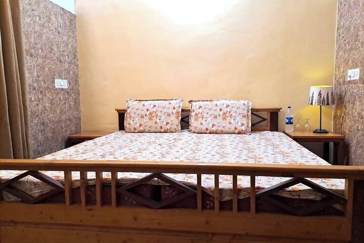 Room 10 of 25