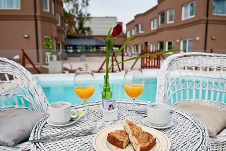 Pool Hotel