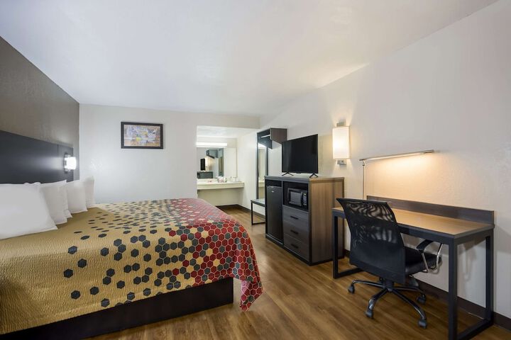 Room 19 of 36